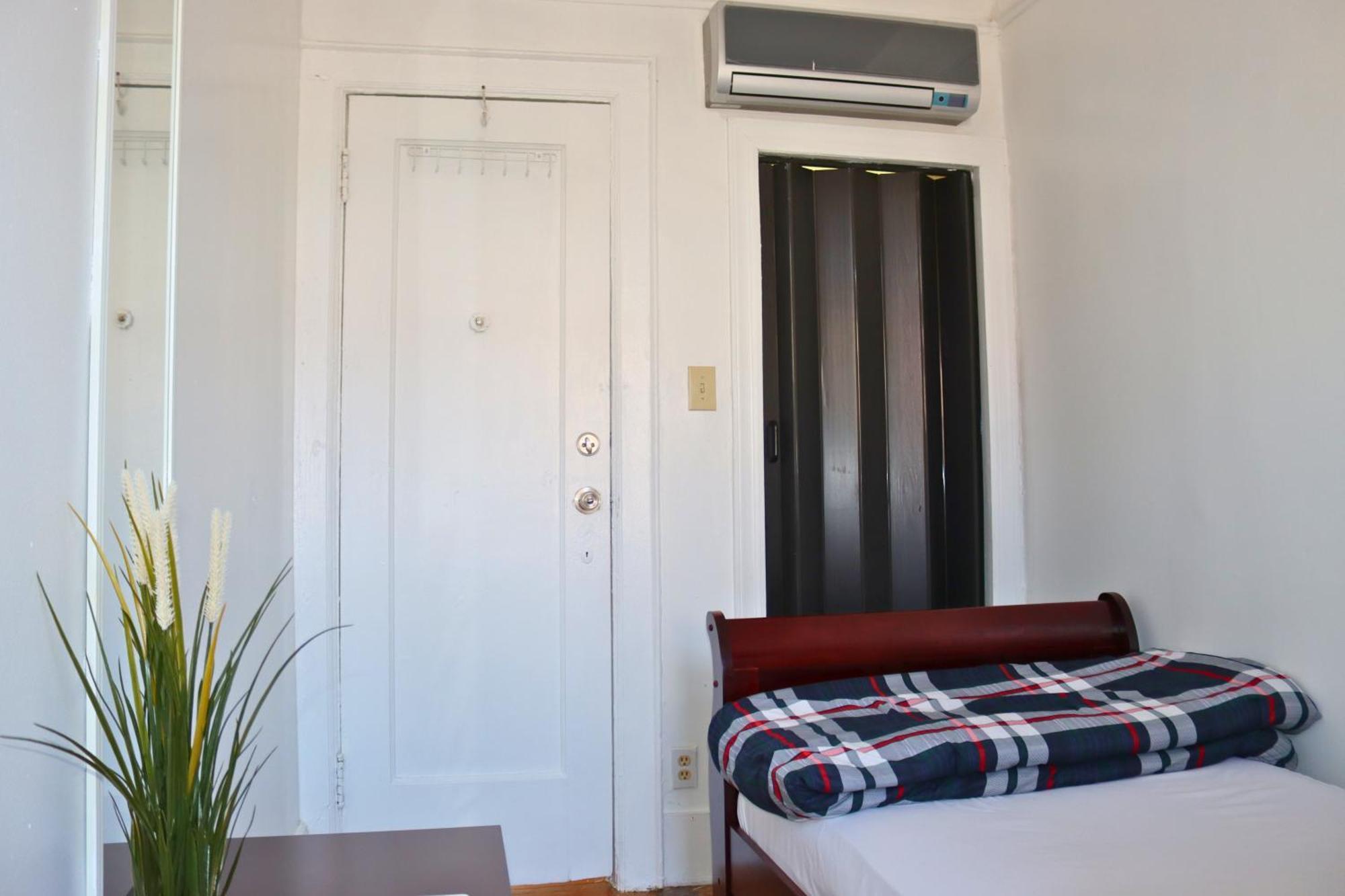 Klo Guest House Нью-Йорк Экстерьер фото